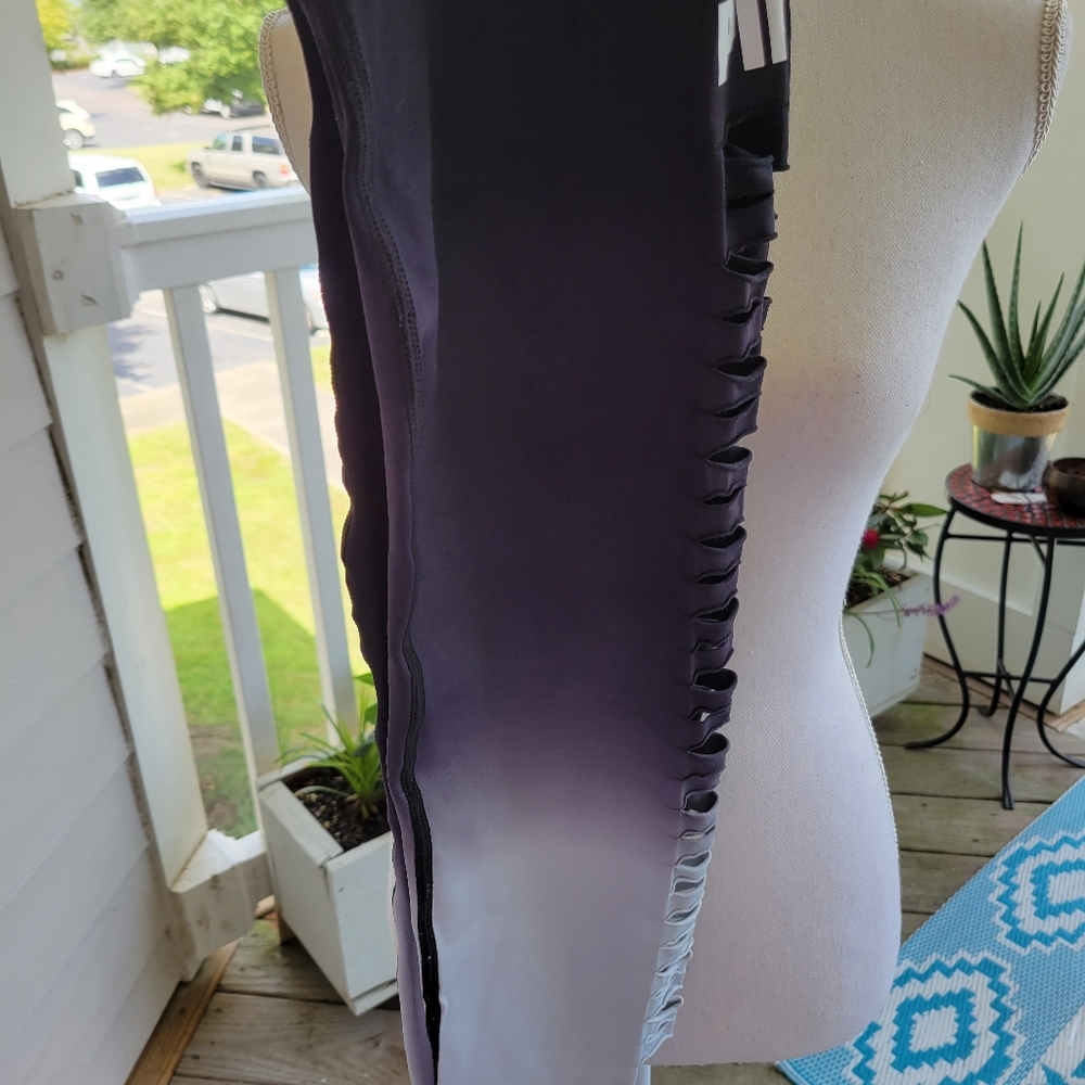 🚫SOLD🚫VS PINK COOL & COMFY CUT OUT TIGHTS - Picture 9 of 16